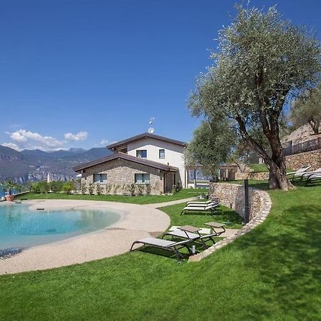 Villa Divina - Apt Divina Con Piscina E Vista Lago Castelletto Di Brenzone Esterno foto