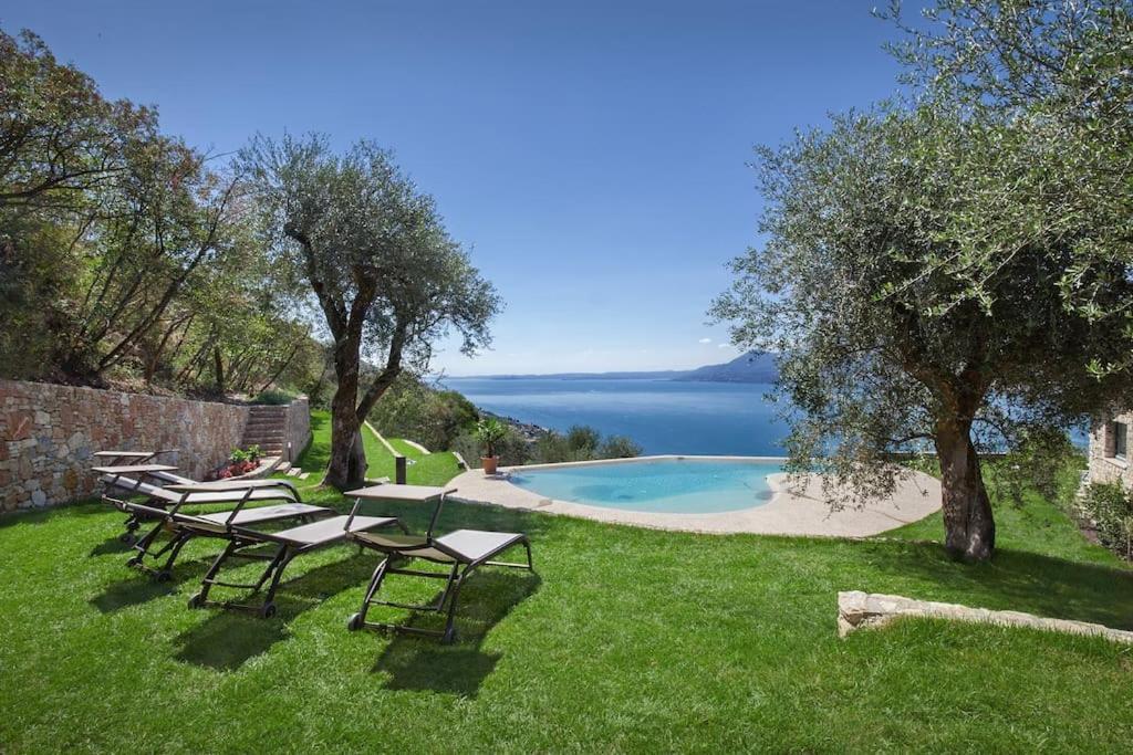 Villa Divina - Apt Divina Con Piscina E Vista Lago Castelletto Di Brenzone Esterno foto