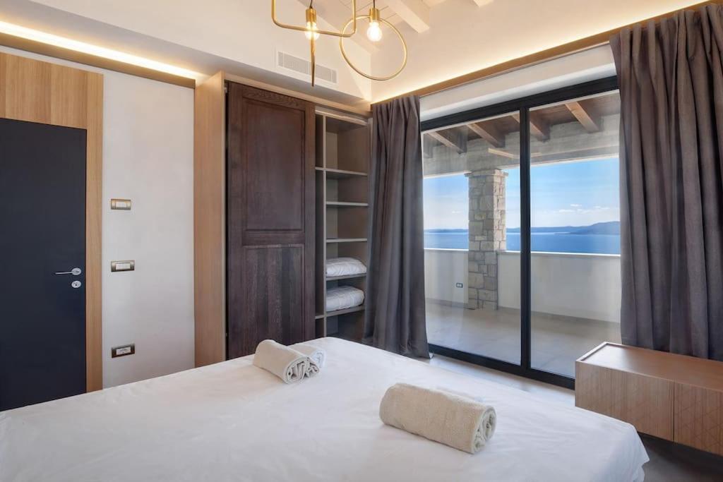 Villa Divina - Apt Divina Con Piscina E Vista Lago Castelletto Di Brenzone Esterno foto