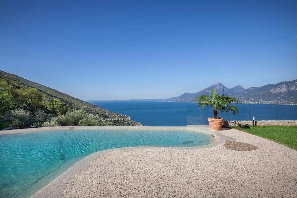 Villa Divina - Apt Divina Con Piscina E Vista Lago Castelletto Di Brenzone Esterno foto