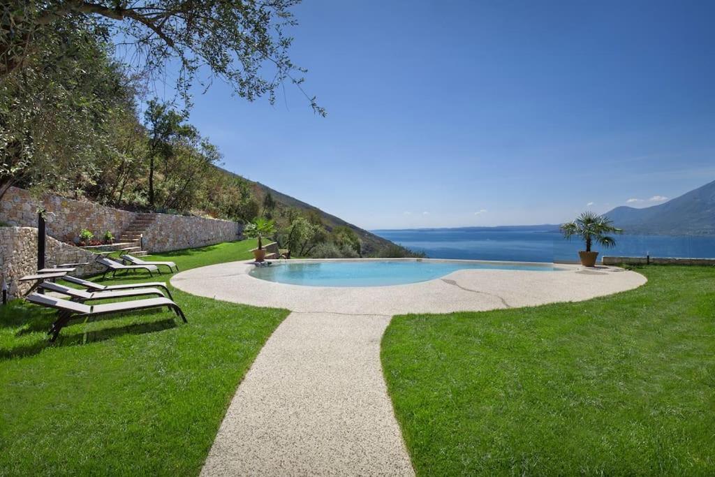 Villa Divina - Apt Divina Con Piscina E Vista Lago Castelletto Di Brenzone Esterno foto